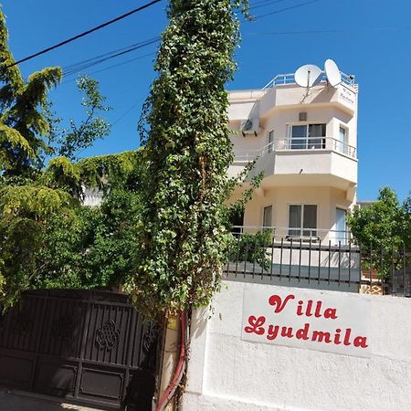 Villa Lyudmila Utjeha Bagian luar foto